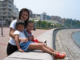[Click for large photo]
