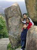 [Click for large photo]